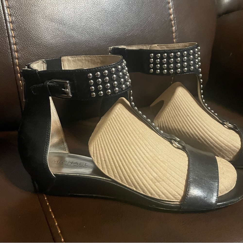 Micheal Kors black leather sandals